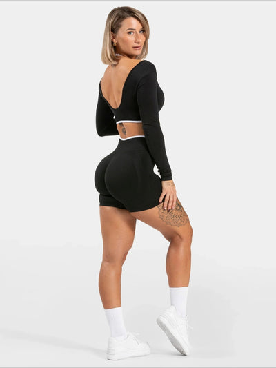 Short Sport Femme Ventre Plat Push Up noir, vue en entier portée