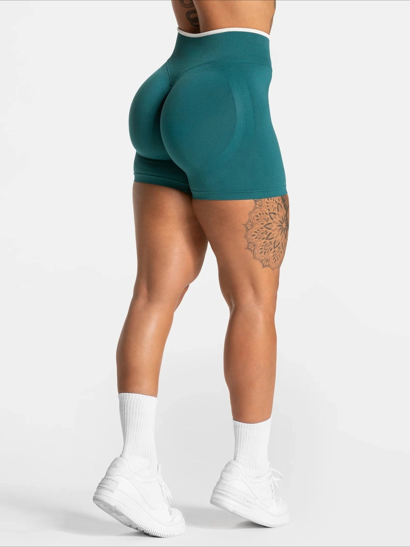 Short Sport Femme Ventre Plat Push Up vert, vue de dos