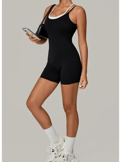 Combinaison Sport Short Sculptant et Moulant Noir vue de face