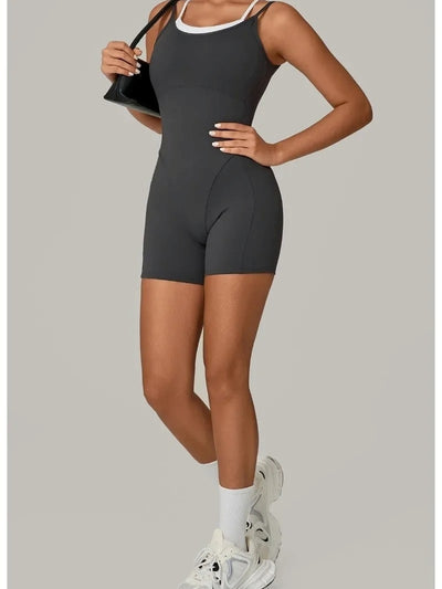 Combinaison Sport Short Sculptant et Moulant Gris  vue de devant
