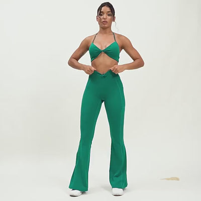 Leggings acampanados con cinturón plisado - Tendencia 2024 