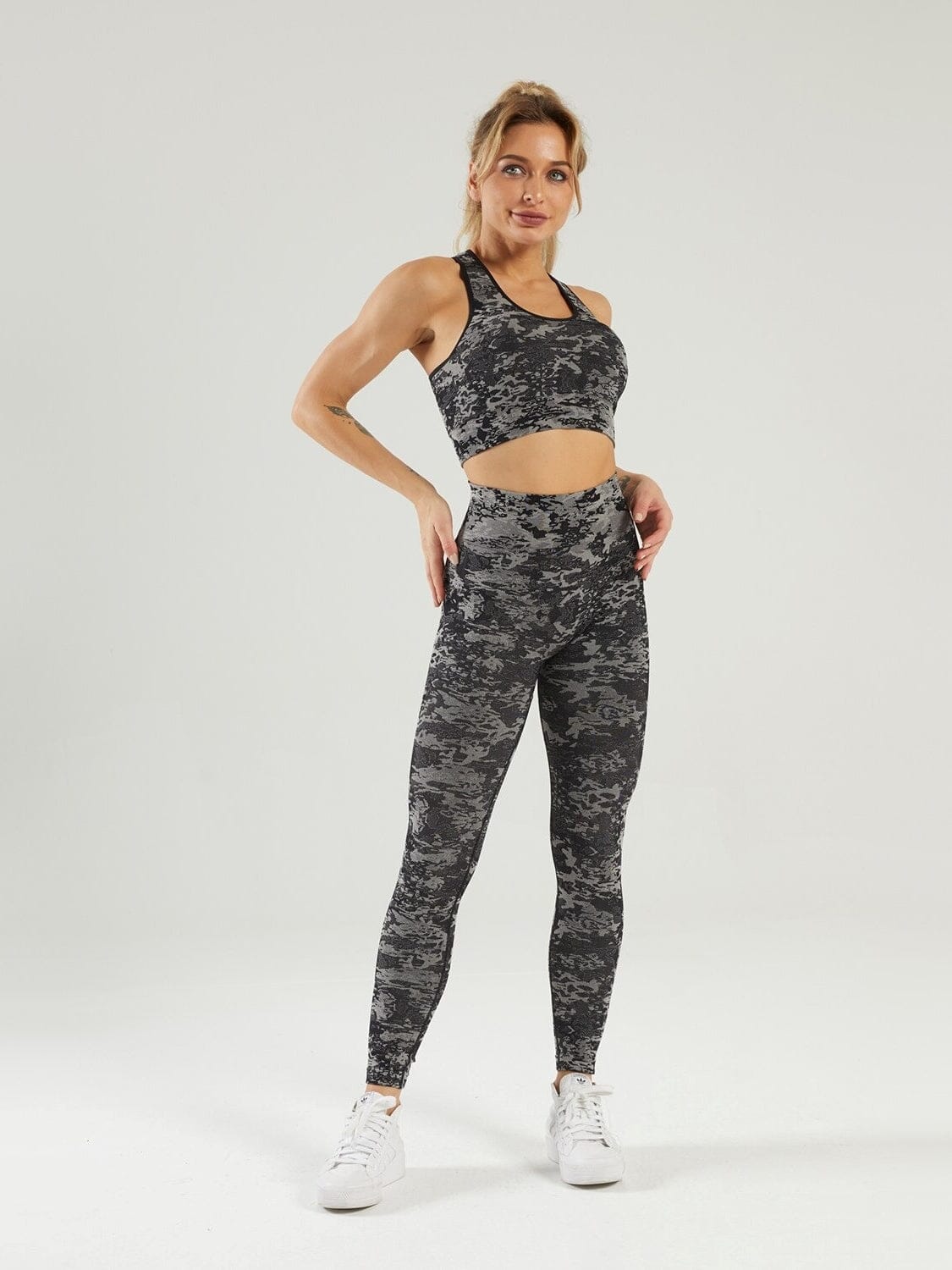 Ensemble Sport Legging et Soutien-Gorge Camouflage Leggings Ultime Legging : Legging Femme | Vêtements de Sport S Noir 