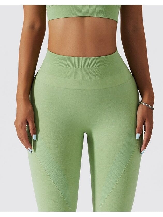 Femme en legging top hyper moulant
